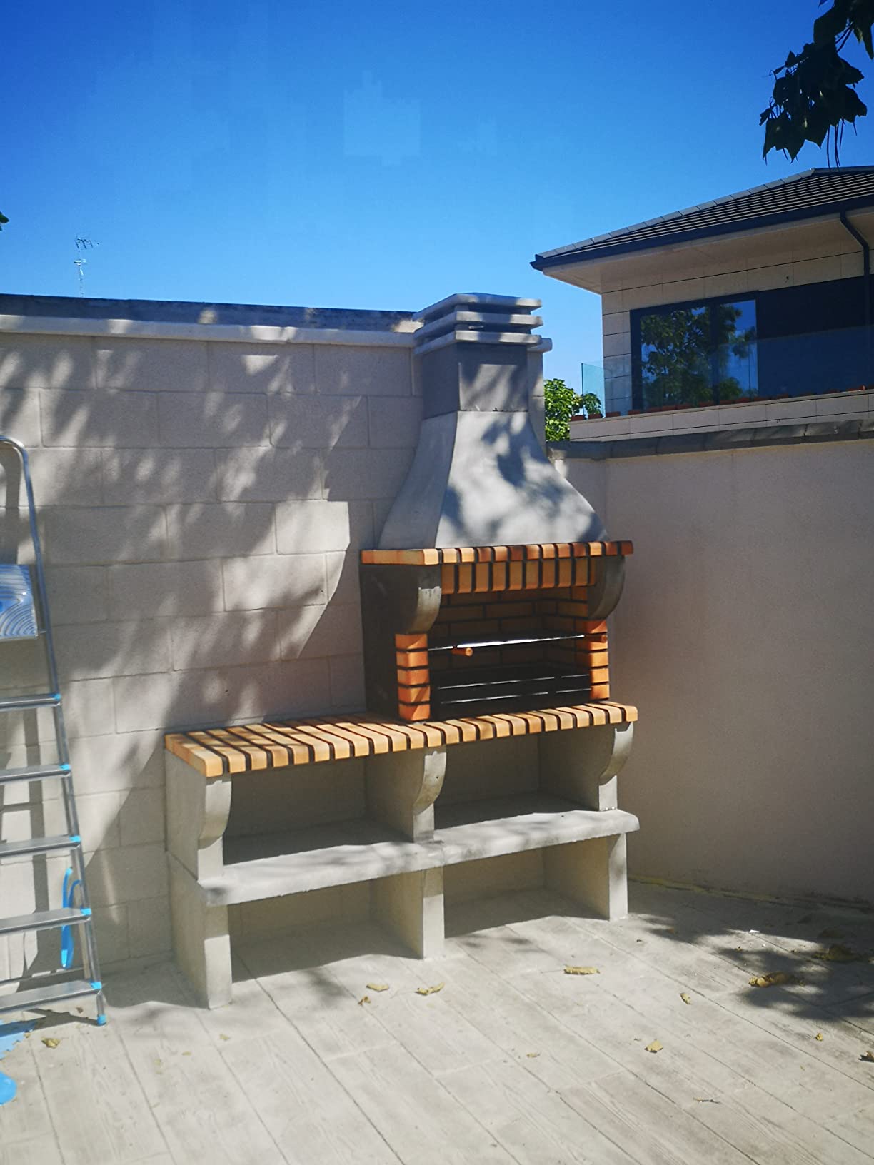 Solide au jardin